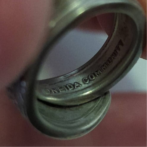 SILVERWARE Wrap‎ Ring Oneida Community Floral Tudor Ornate Design Size 6 Vintage - Picture 5 of 6